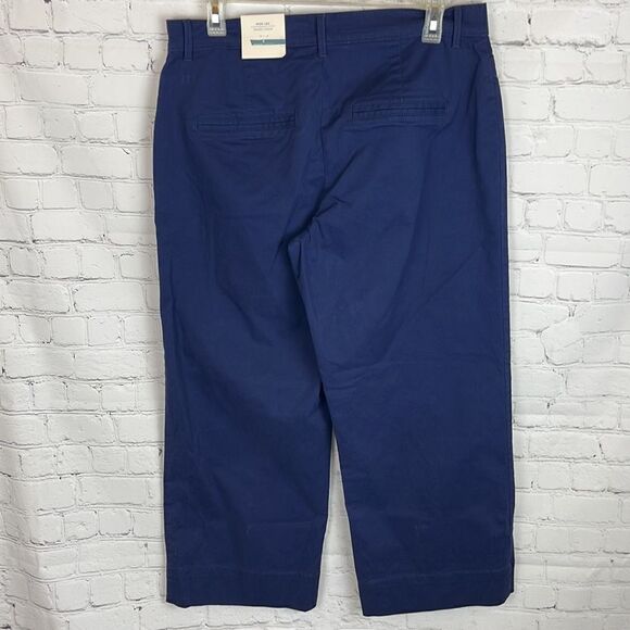 Old Navy Wide Leg Cropped Navy Pants - Picture 2 of 5